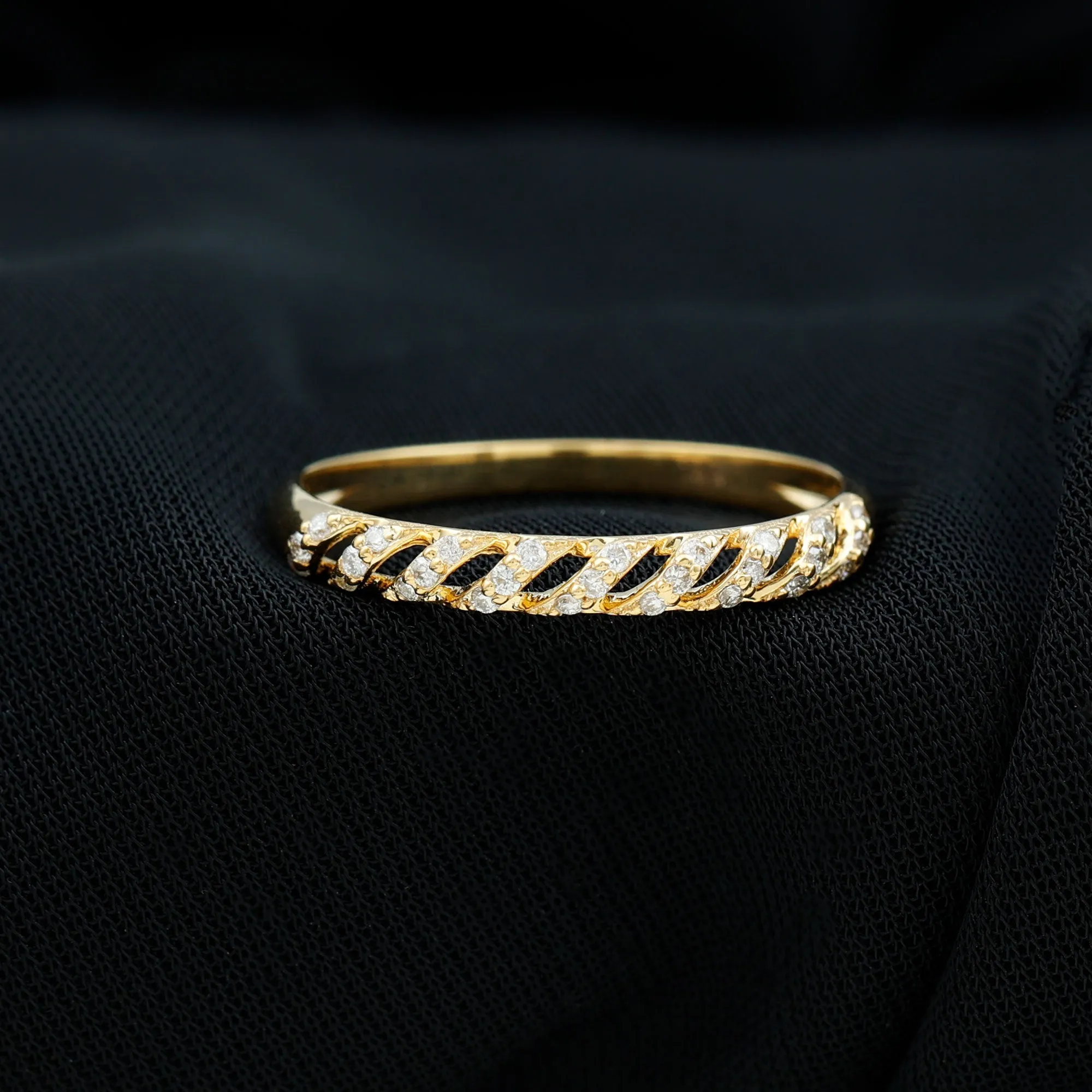 0.25 CT Elegant Round Shape Diamond Half Eternity Ring