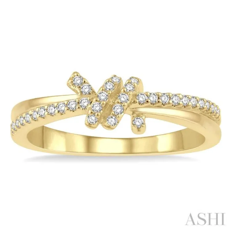 1/6 Ctw Love Knot Round Cut Diamond Crisscross Fashion Ring in 10K Yellow Gold