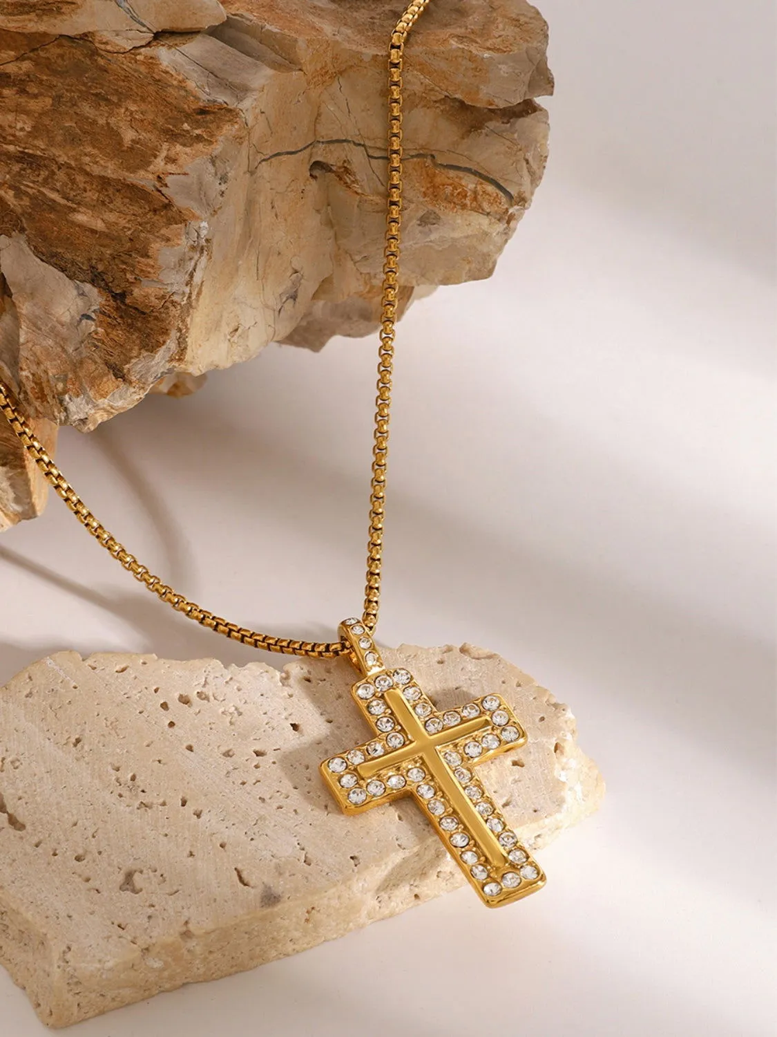 18K Gold-Plated Stainless Steel Cross Pendant Necklace with Cubic Zirconia - Elegant Design for Everyday Wear