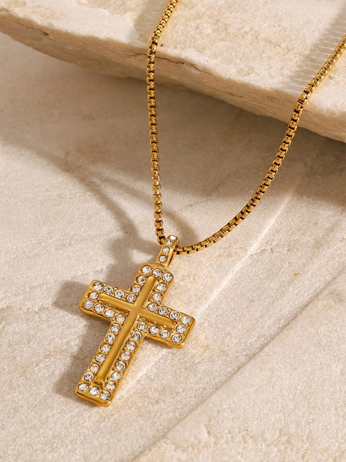 18K Gold-Plated Stainless Steel Cross Pendant Necklace with Cubic Zirconia - Elegant Design for Everyday Wear