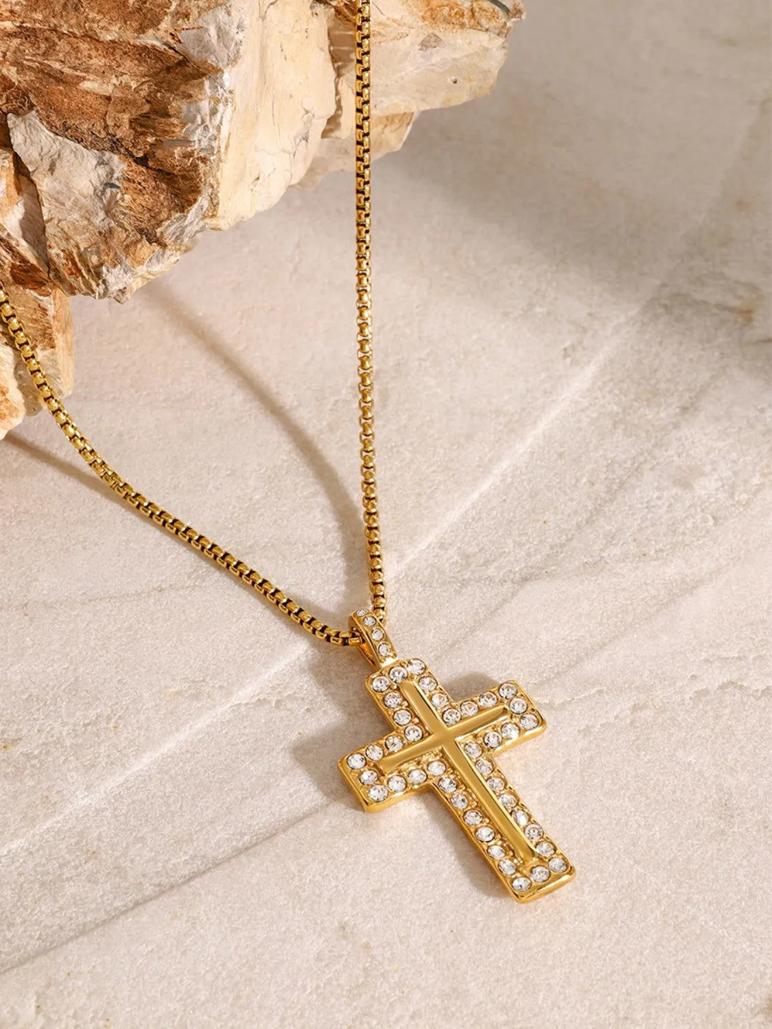 18K Gold-Plated Stainless Steel Cross Pendant Necklace with Cubic Zirconia - Elegant Design for Everyday Wear
