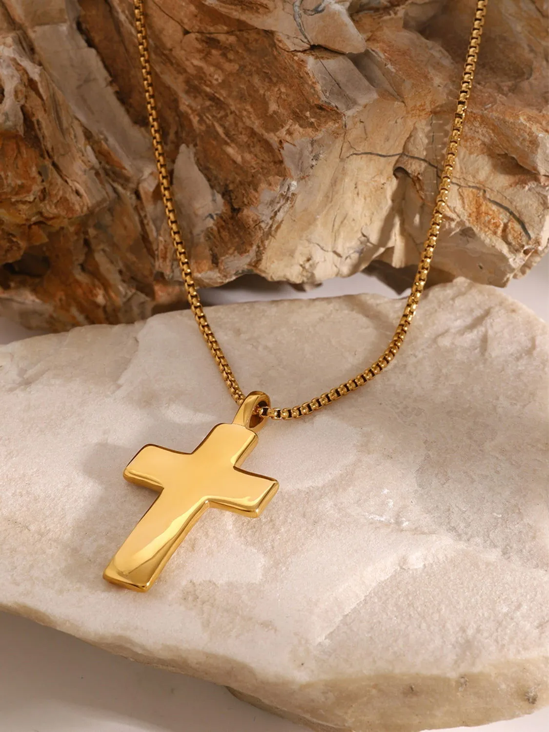 18K Gold-Plated Stainless Steel Cross Pendant Necklace with Cubic Zirconia - Elegant Design for Everyday Wear