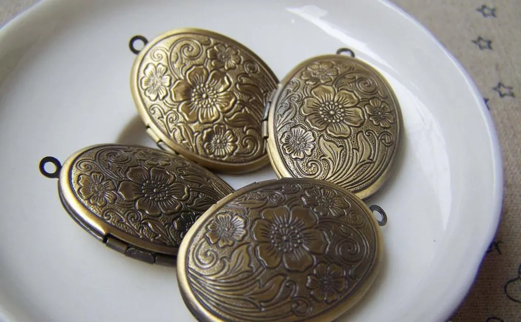 4 pcs Flower Locket Antique Bronze Oval Photo Locket Pendant A3621