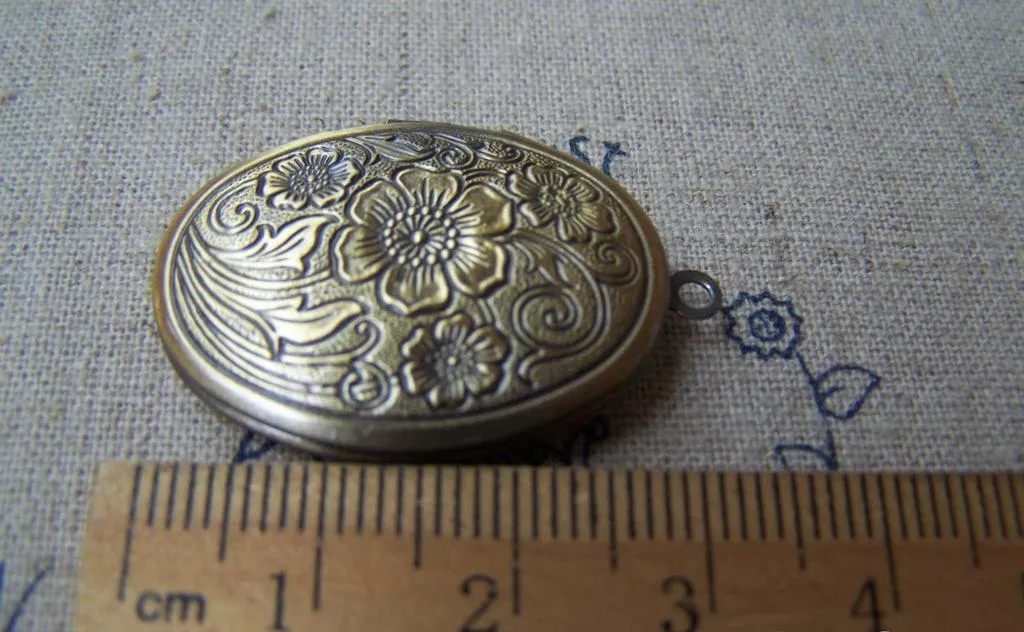 4 pcs Flower Locket Antique Bronze Oval Photo Locket Pendant A3621