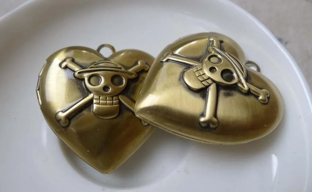 4 pcs of Antique Bronze Brass Pirate Heart Photo Locket  A7008
