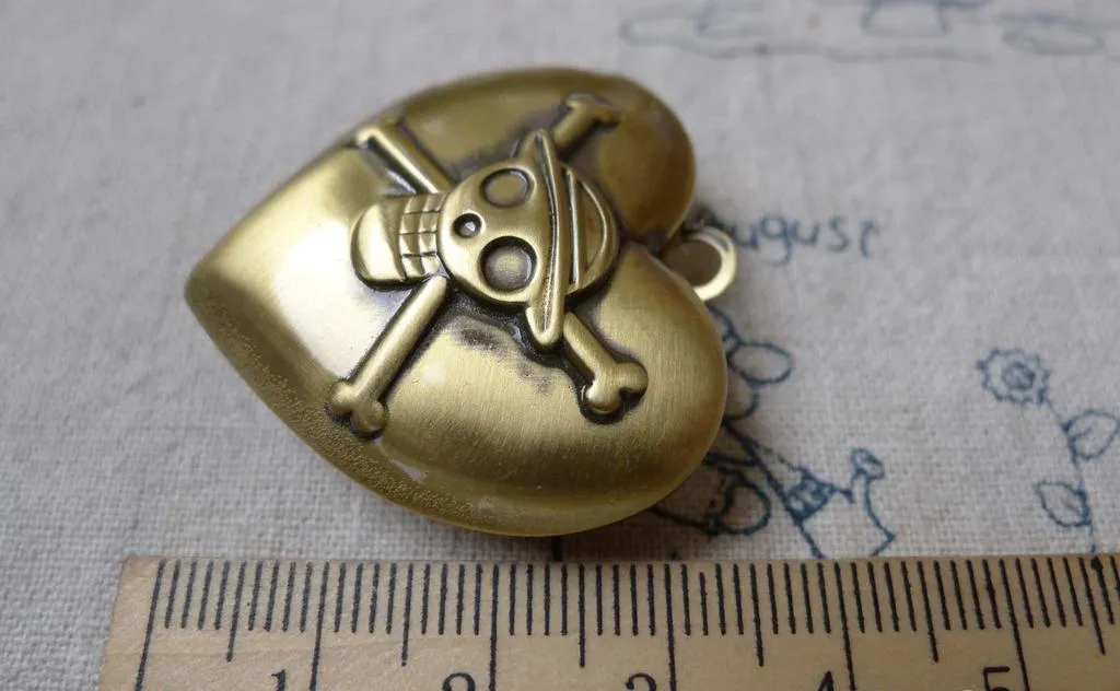 4 pcs of Antique Bronze Brass Pirate Heart Photo Locket  A7008