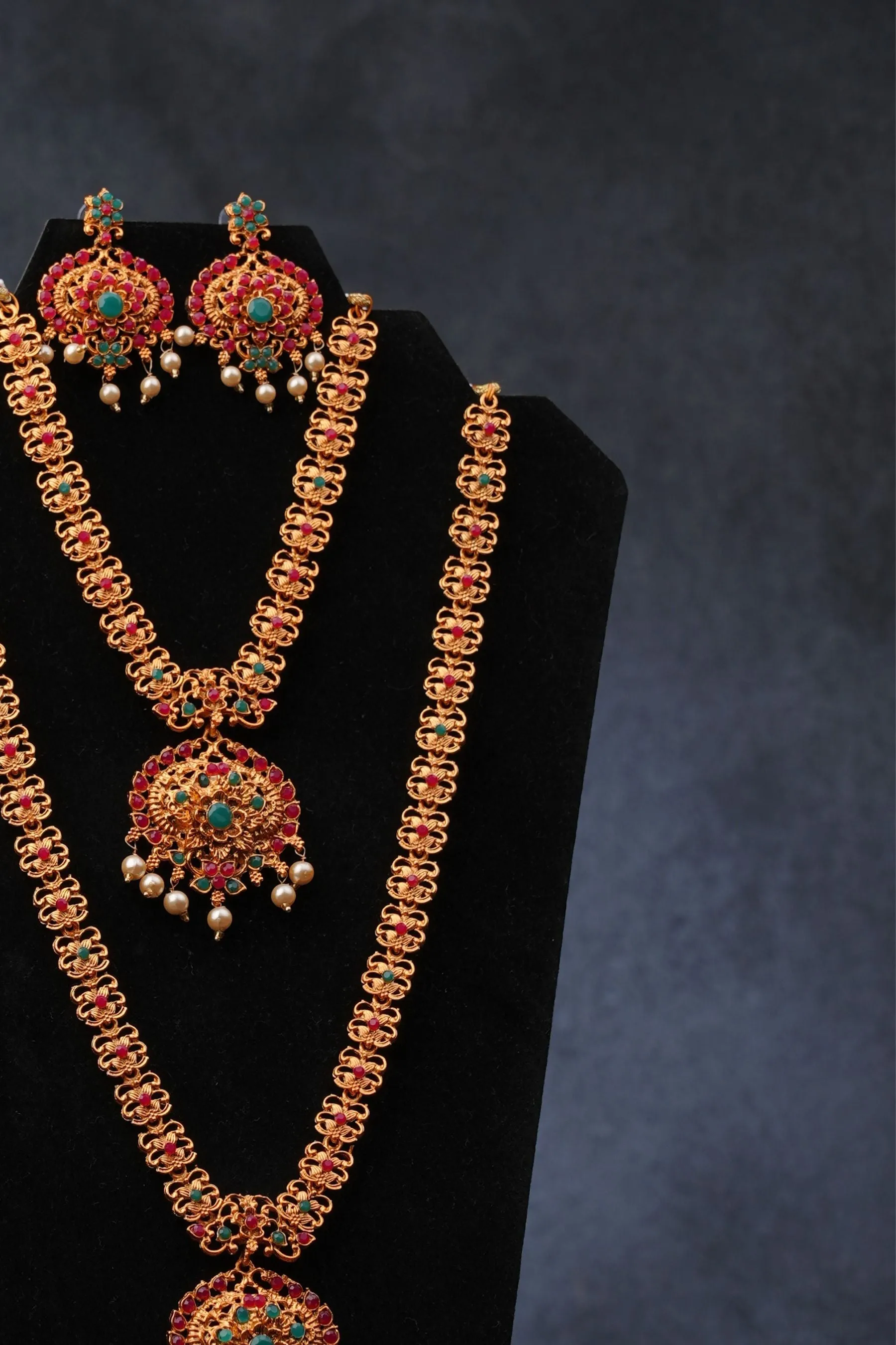 Chic Simplicity: Matte Finish Necklace & Earrings - JCSFashions