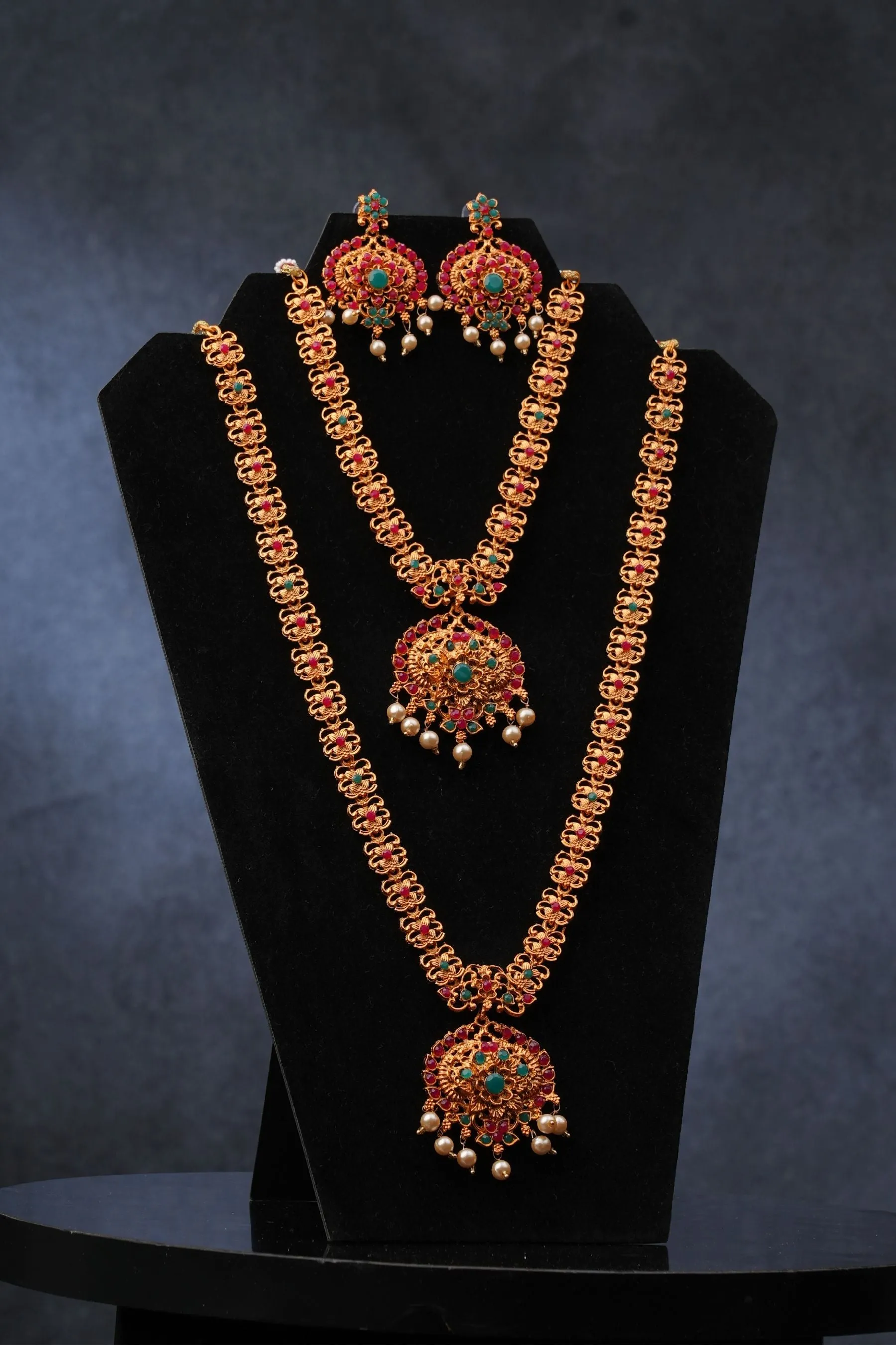 Chic Simplicity: Matte Finish Necklace & Earrings - JCSFashions