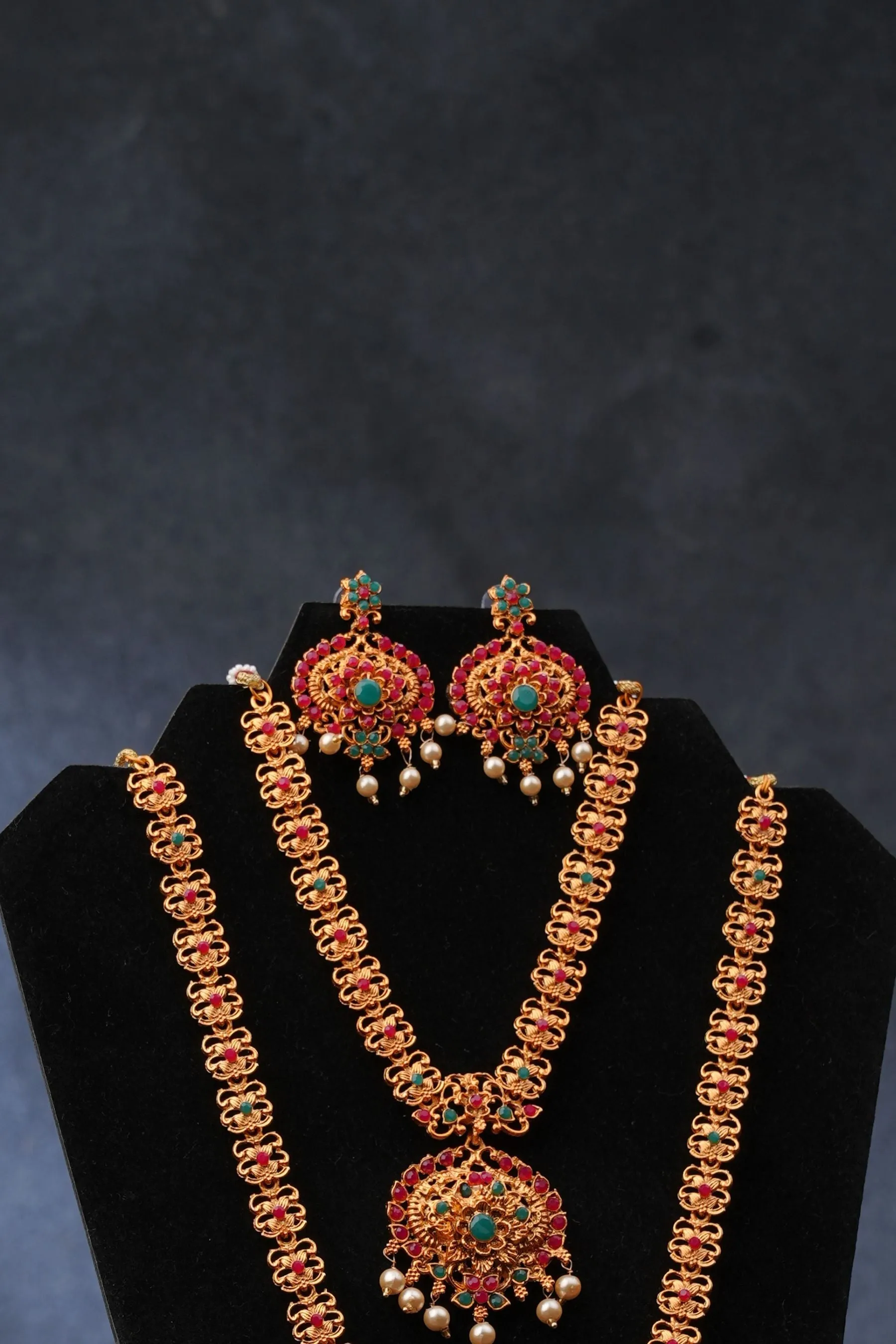Chic Simplicity: Matte Finish Necklace & Earrings - JCSFashions