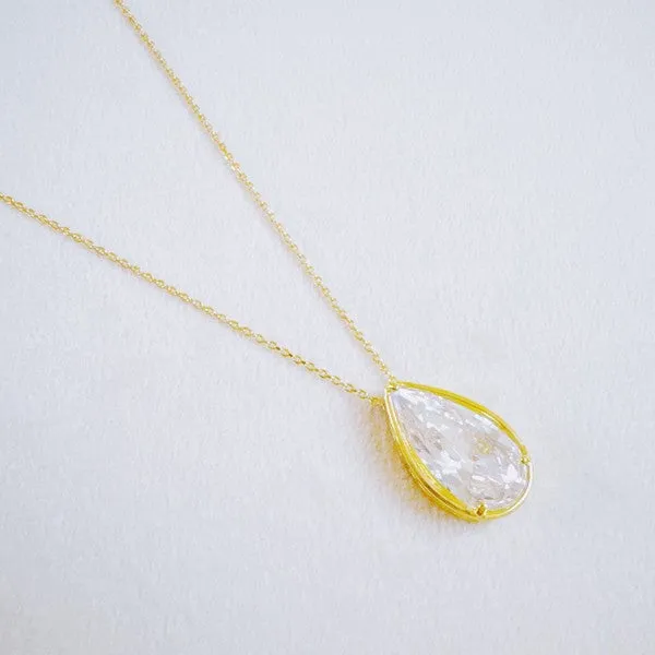 Golden Pear Shine Necklace