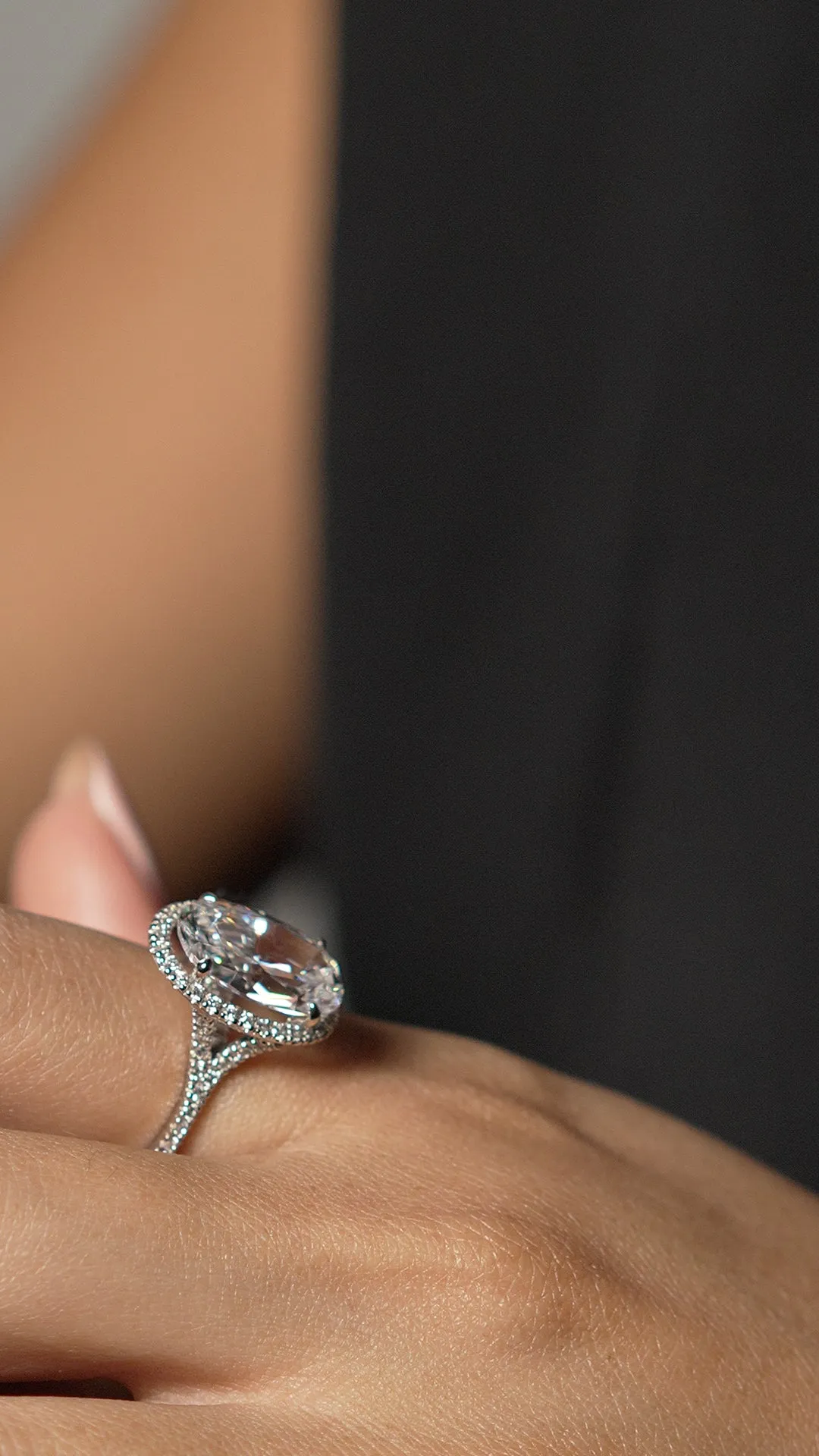 Lucille Oval Borderset Ring