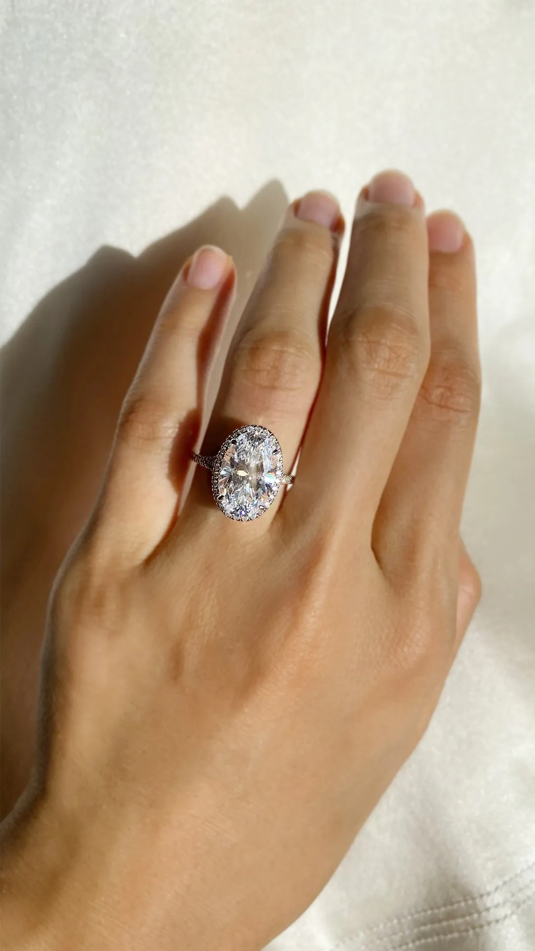 Lucille Oval Borderset Ring