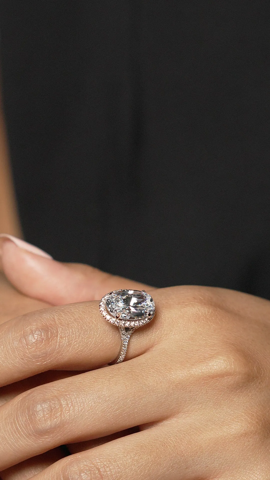 Lucille Oval Borderset Ring