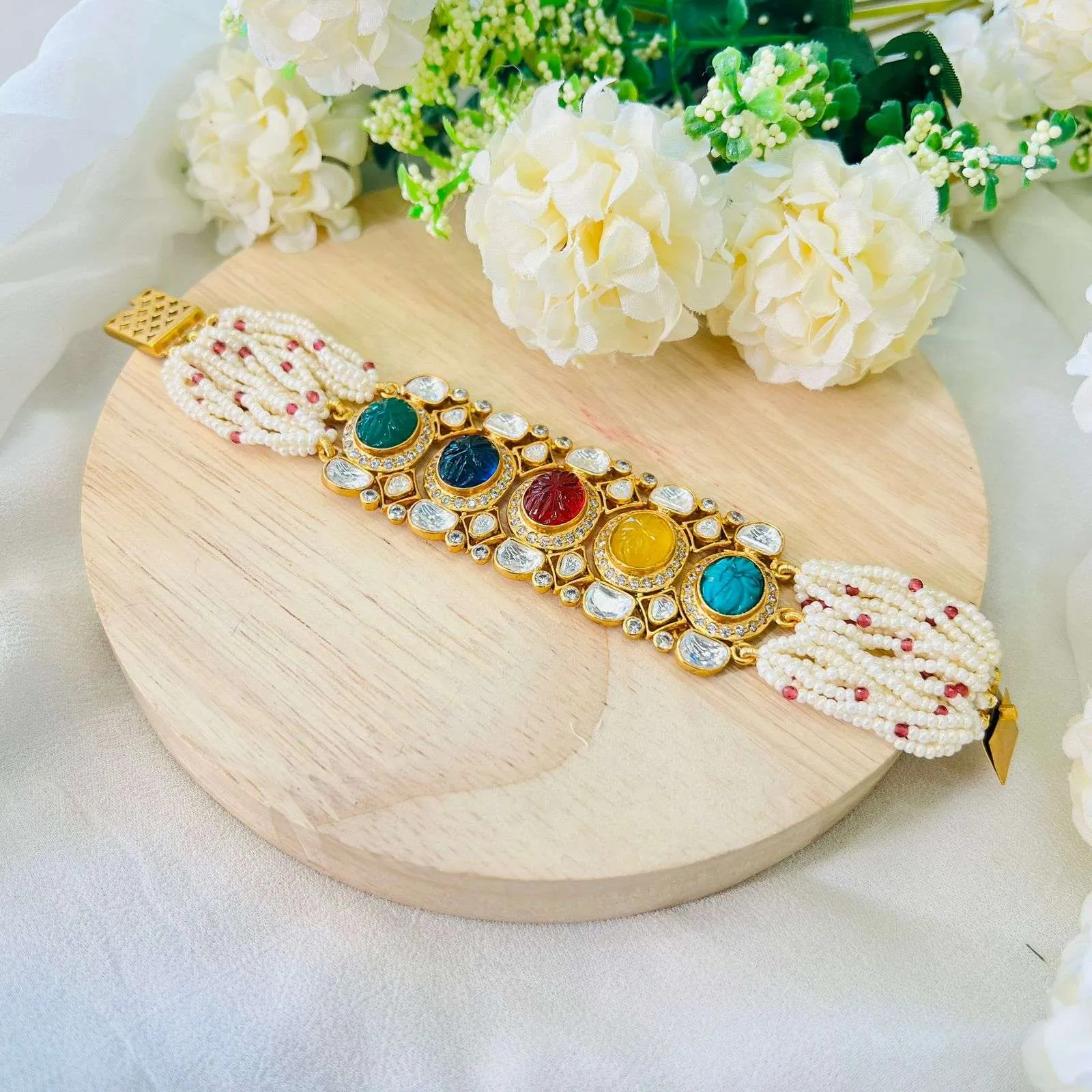 Nayaab Navratn Polki bracelet