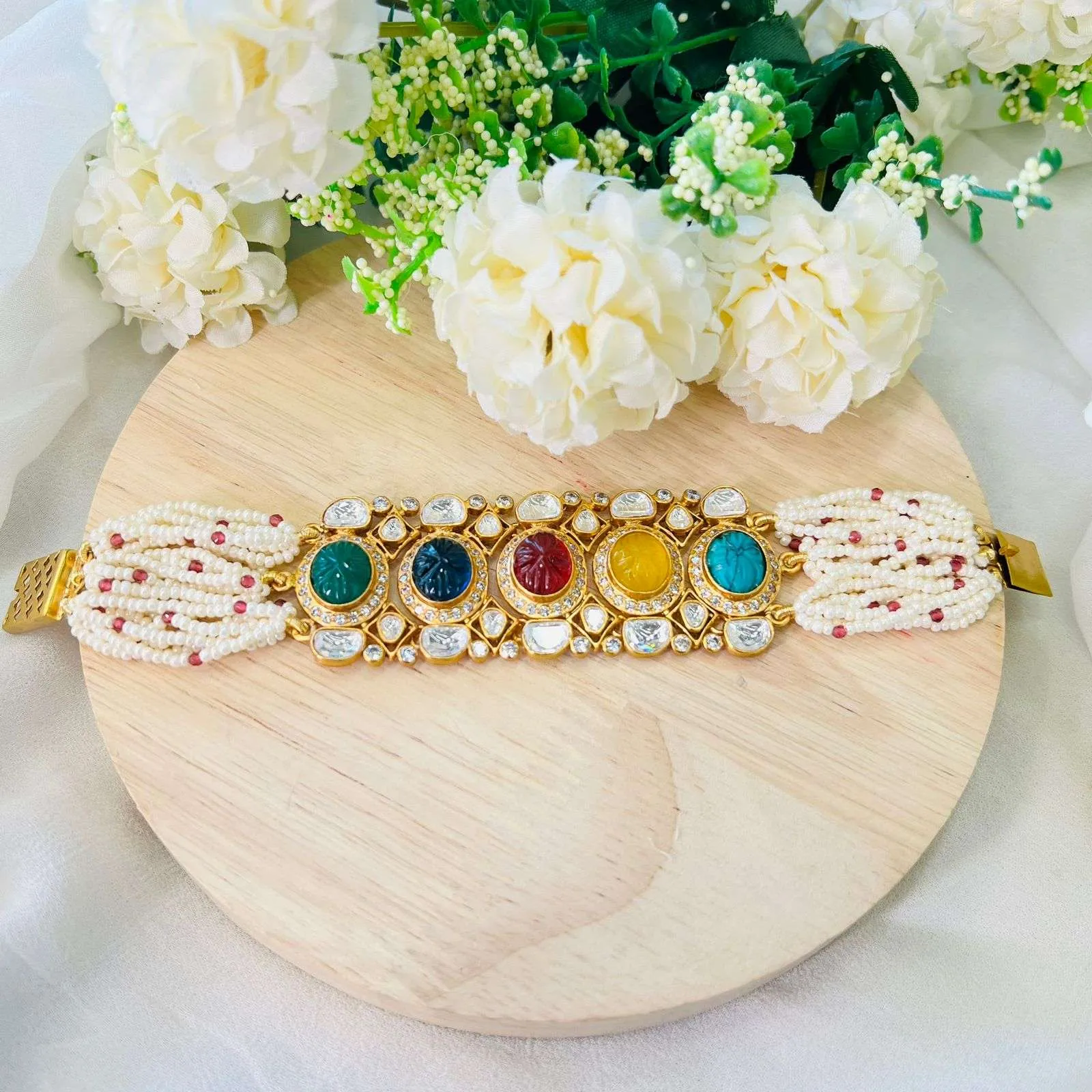 Nayaab Navratn Polki bracelet
