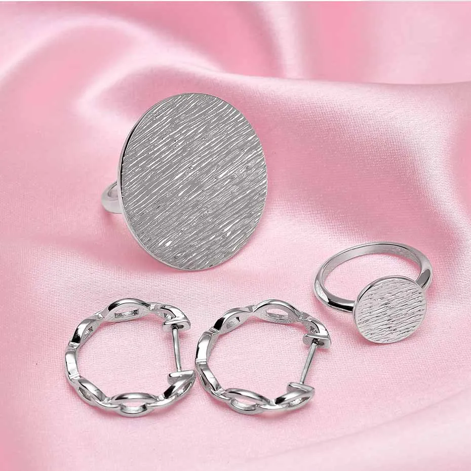 Ocean Disc Wave Cocktail Ring