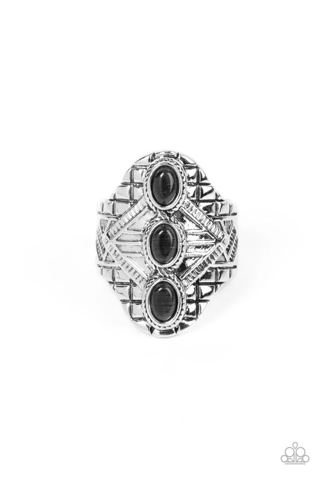 Paparazzi Ring ~ Eye-Catching Cats Eye - Black