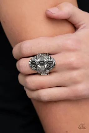 Paparazzi Ring ~ Eye-Catching Cats Eye - Black
