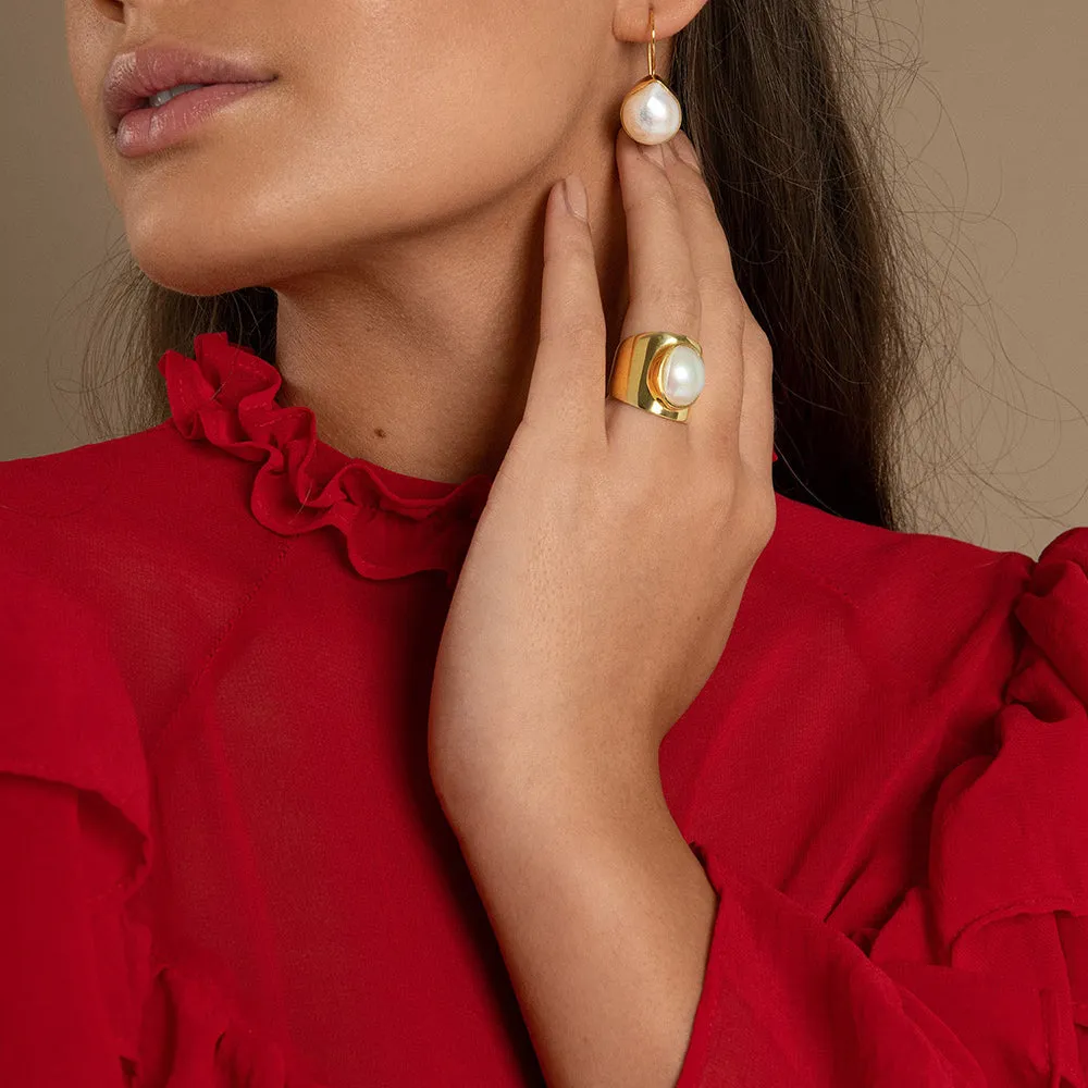 Venus White Pearl Gold Ring