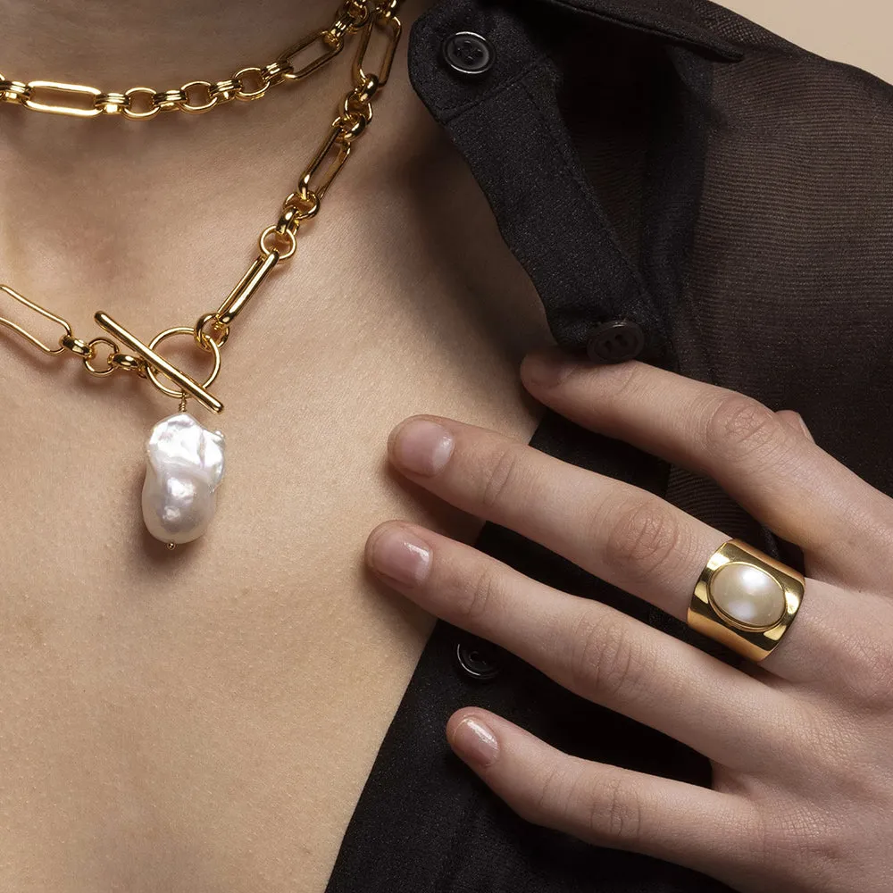 Venus White Pearl Gold Ring