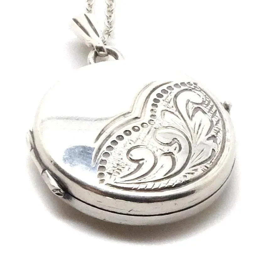 Vintage 1970s Classic Silver Locket Necklace