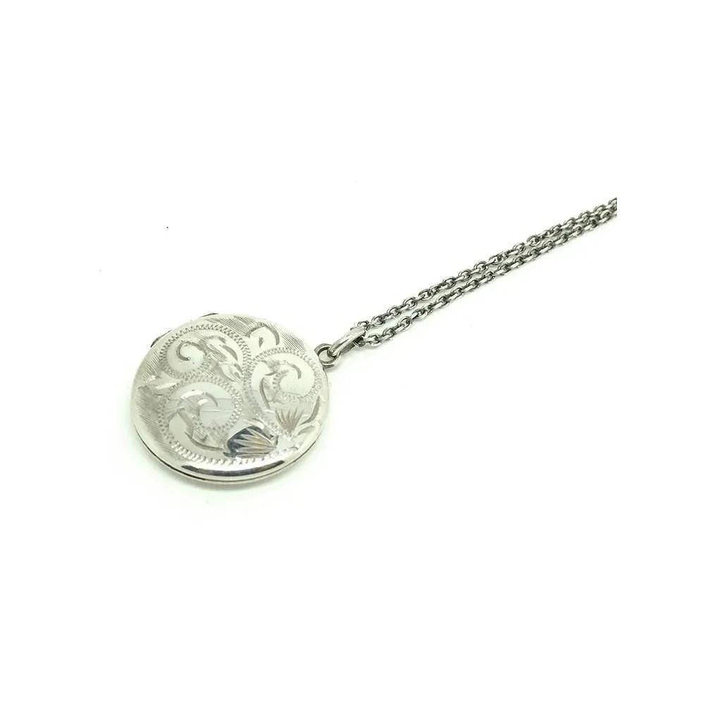 Vintage 1975 Sterling Silver Round Locket Necklace